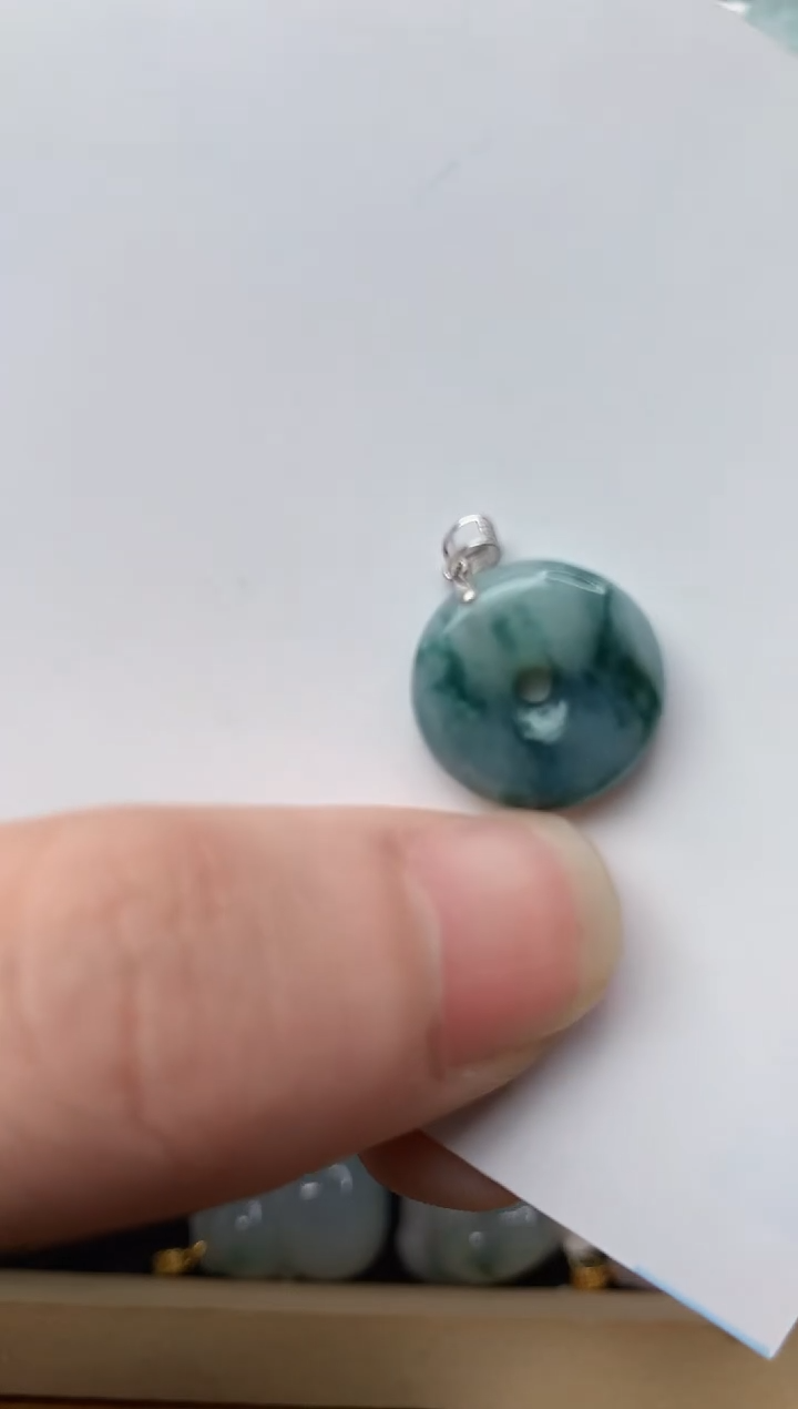 【闪购商品】翡翠颈饰18K金镶嵌6.........