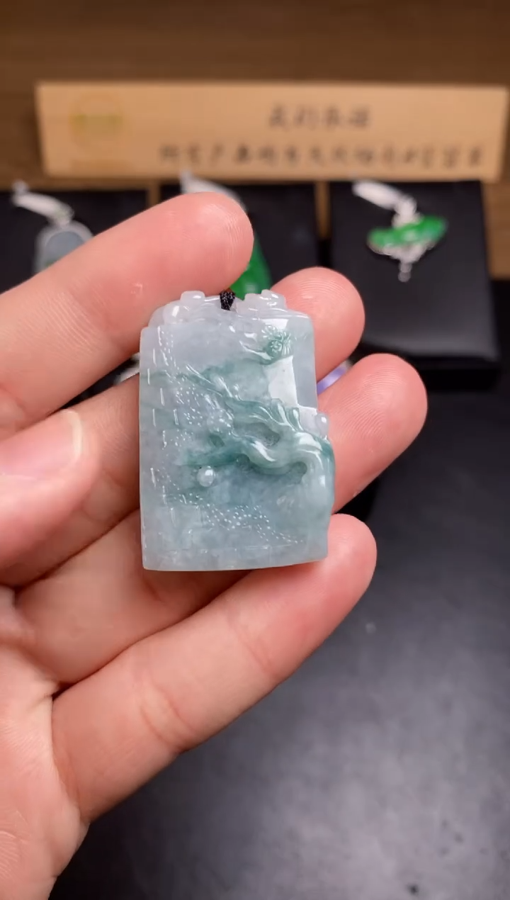 【闪购商品】翡翠颈饰18K金镶嵌翡翠