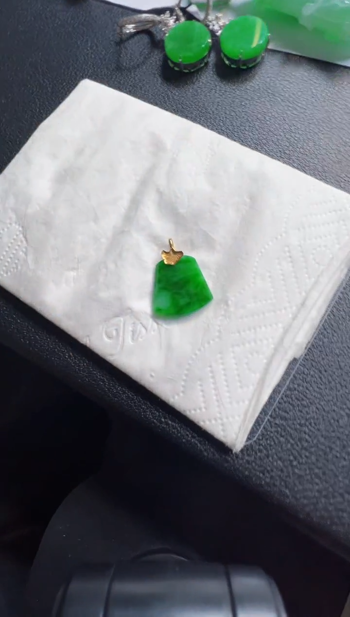 吊坠(不含链)18K金镶嵌翡翠368