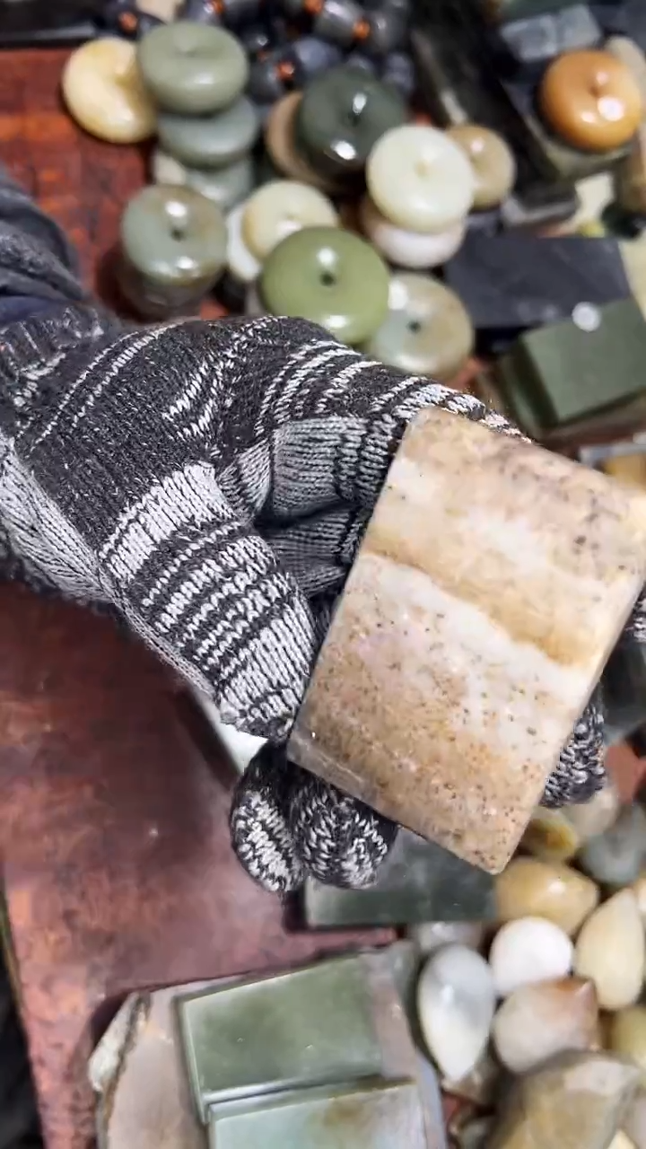 未镶嵌和田玉珠宝半成品1