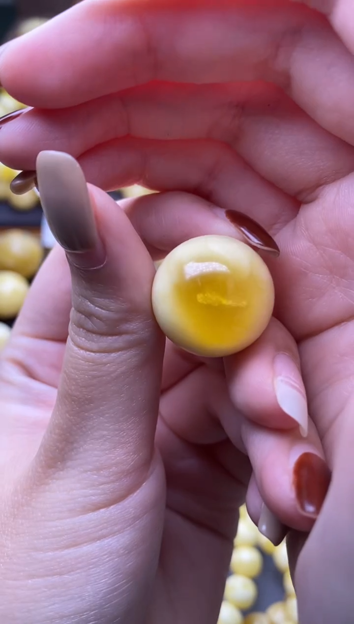 【闪购商品】琥珀裸石未镶嵌大小姐珠宝85