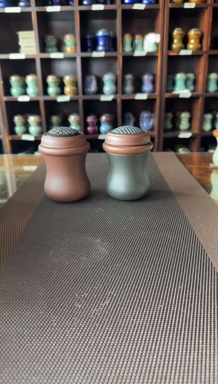 紫砂  滑车   通体紫砂 绿泥（黑）各一只