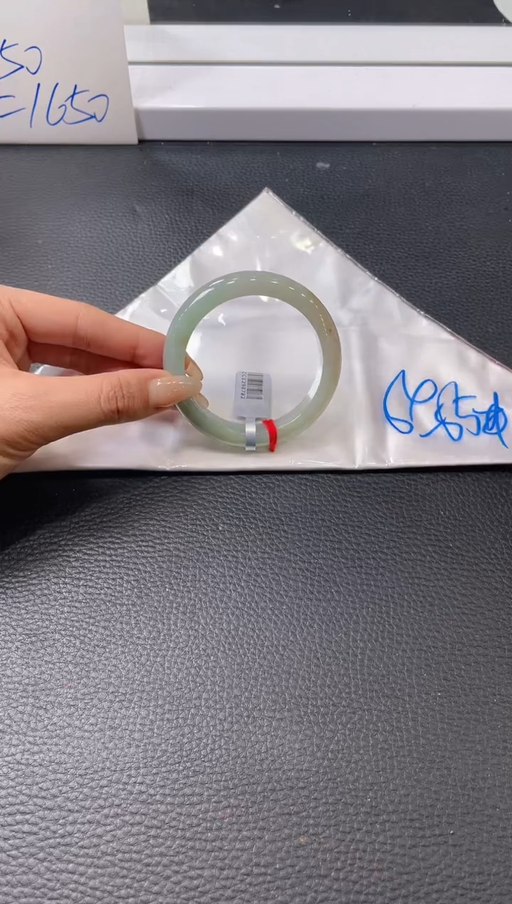 【闪购商品】翡翠手镯未镶嵌手镯