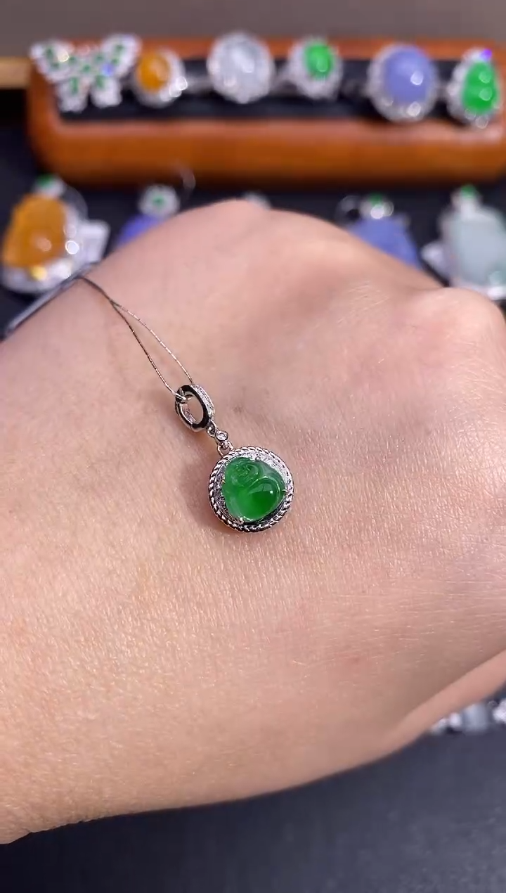 【闪购商品】翡翠颈饰18K金镶嵌吊坠