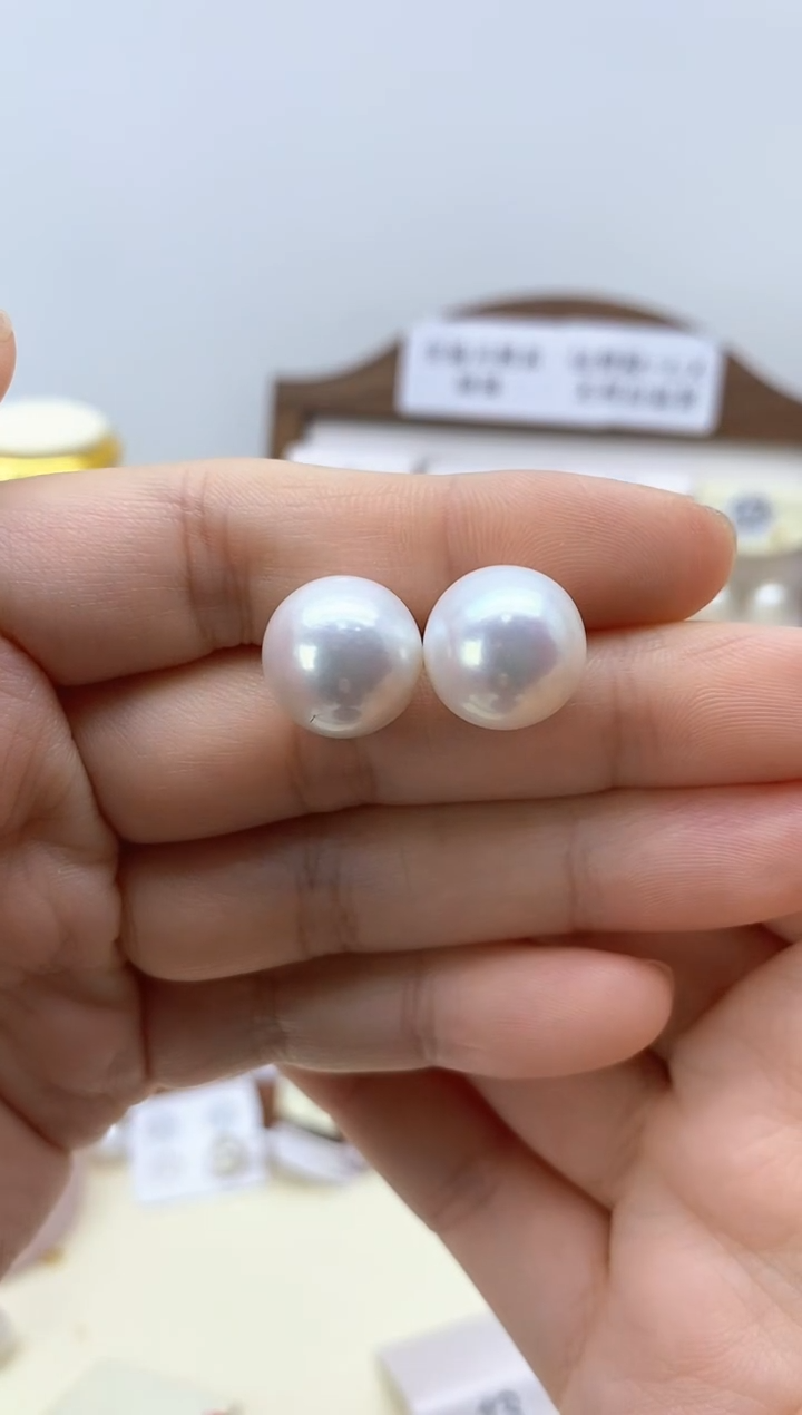 18K金镶嵌淡水珍珠耳饰耳饰