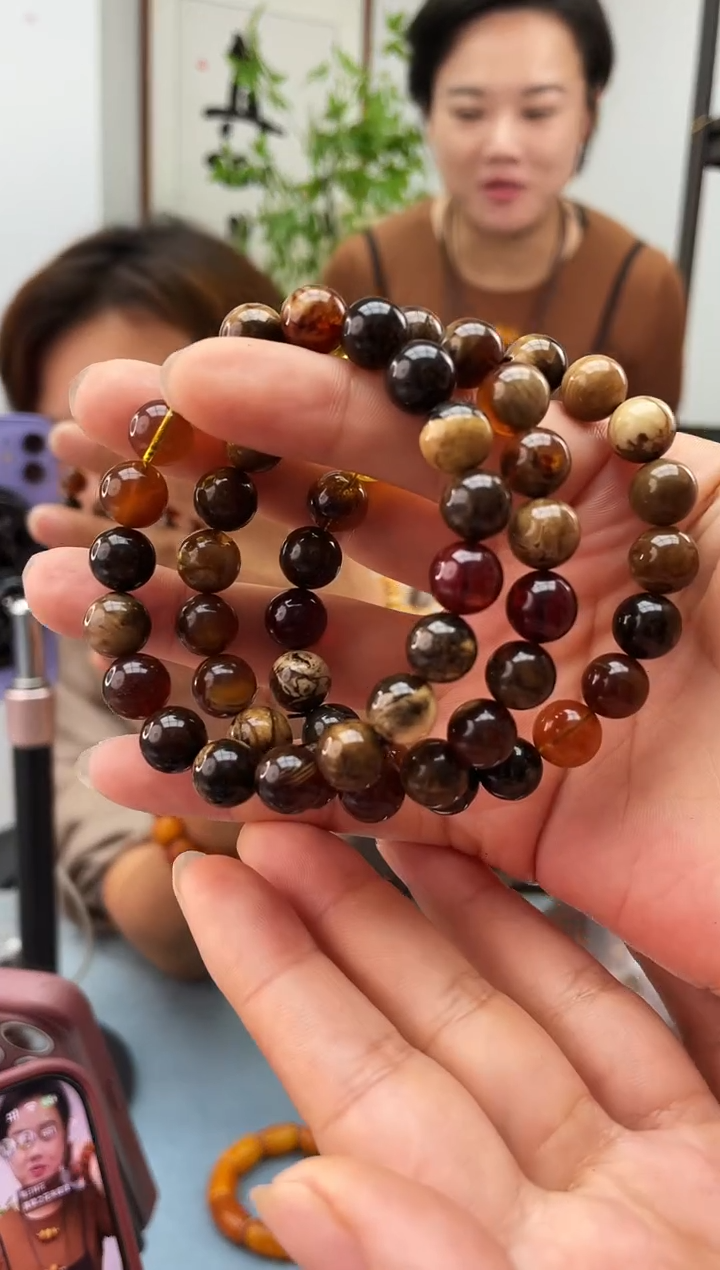 未镶嵌琥珀珠宝奇石多样性发一