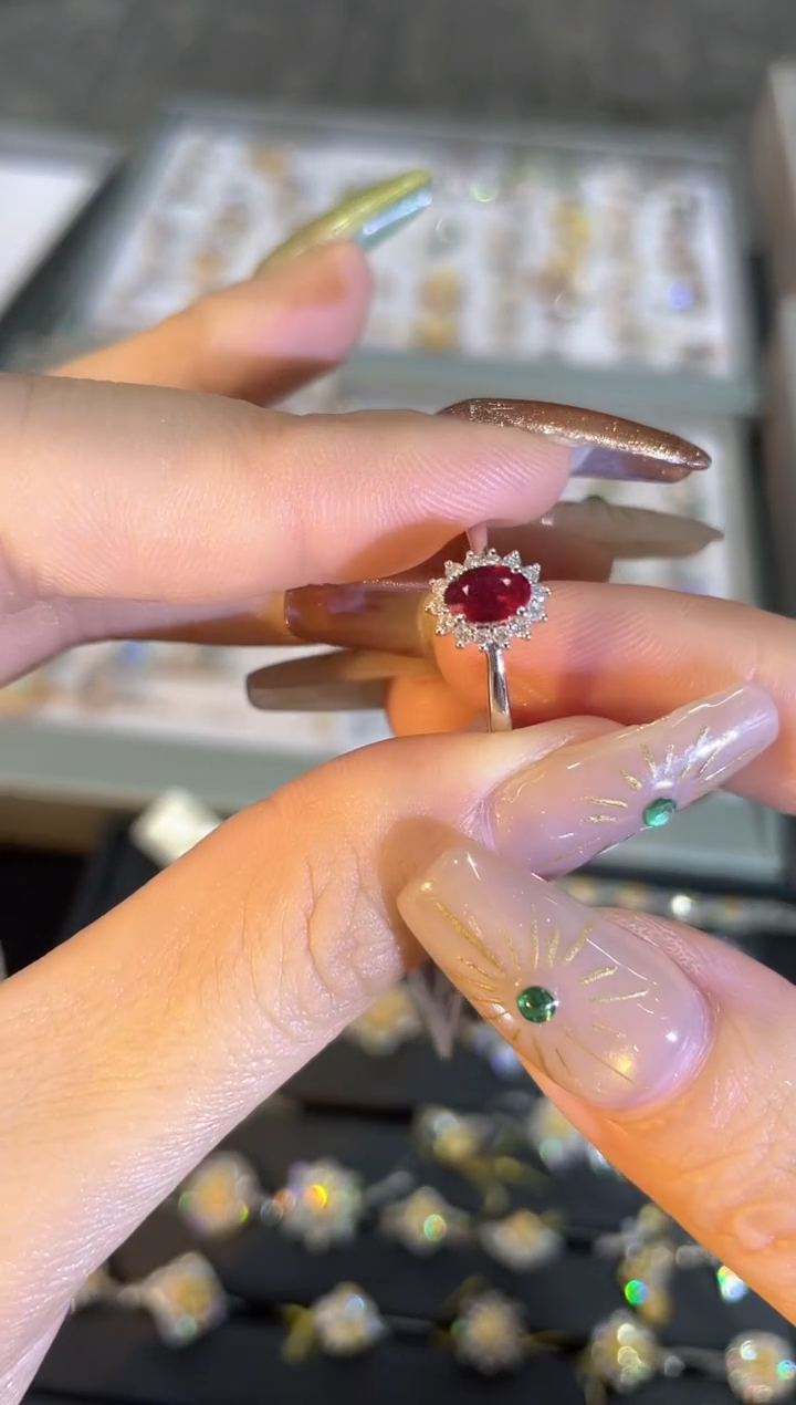 18K金镶嵌戒指红宝石    XFY