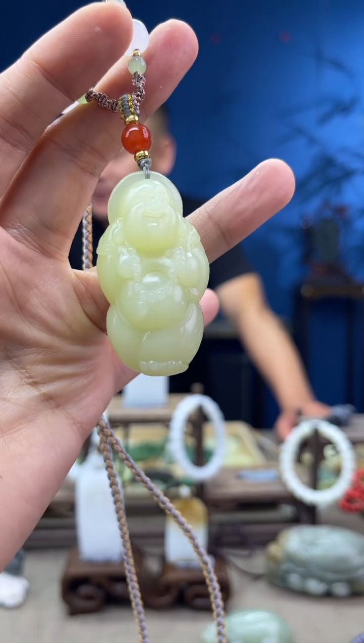 和田玉未镶嵌颈饰1