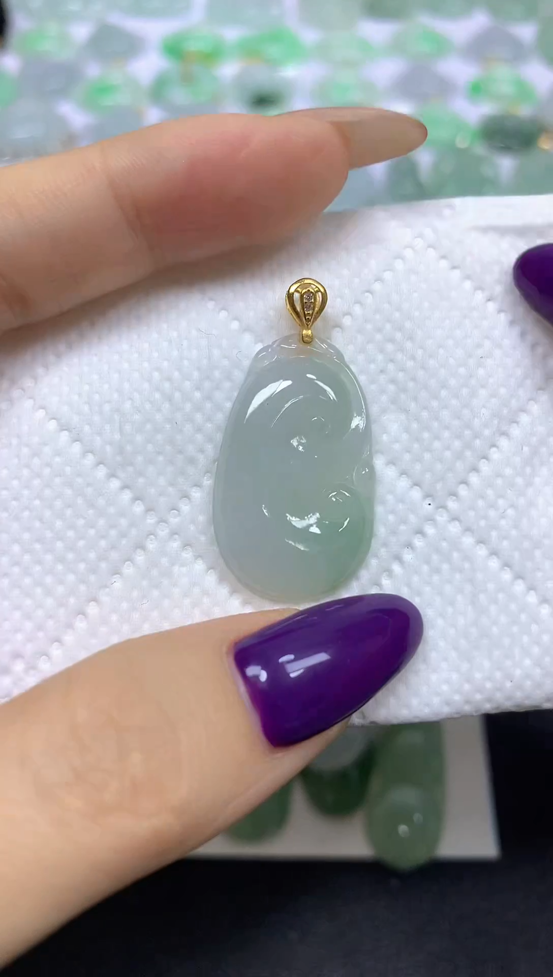 颈饰未镶嵌翡翠 