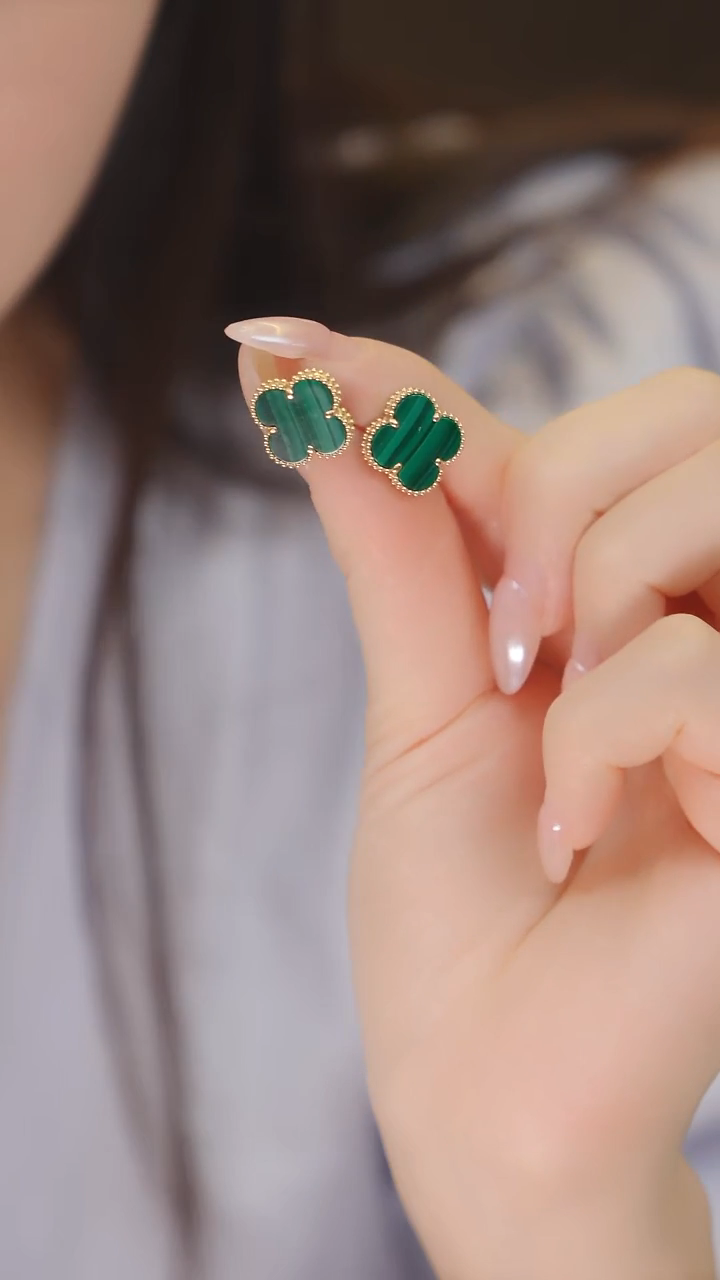 18K金镶嵌孔雀石耳钉15mm耳钉