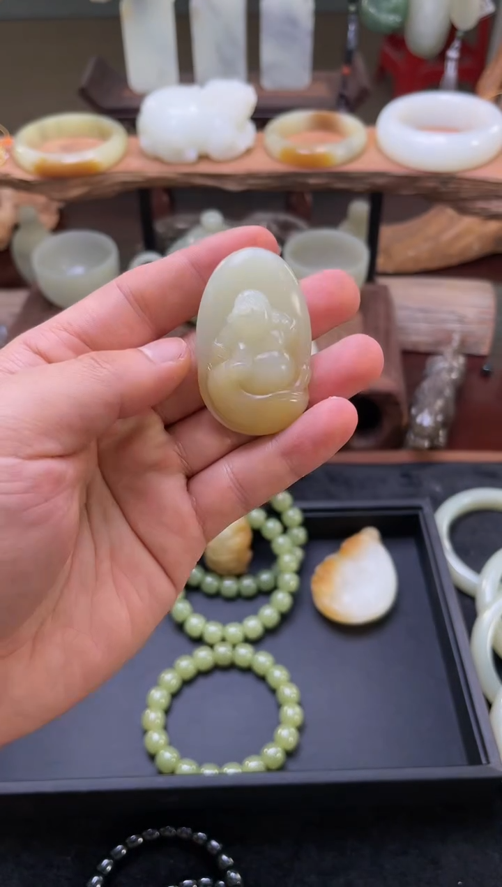 【闪购商品】和田玉吊坠未镶嵌糖白逍遥佛