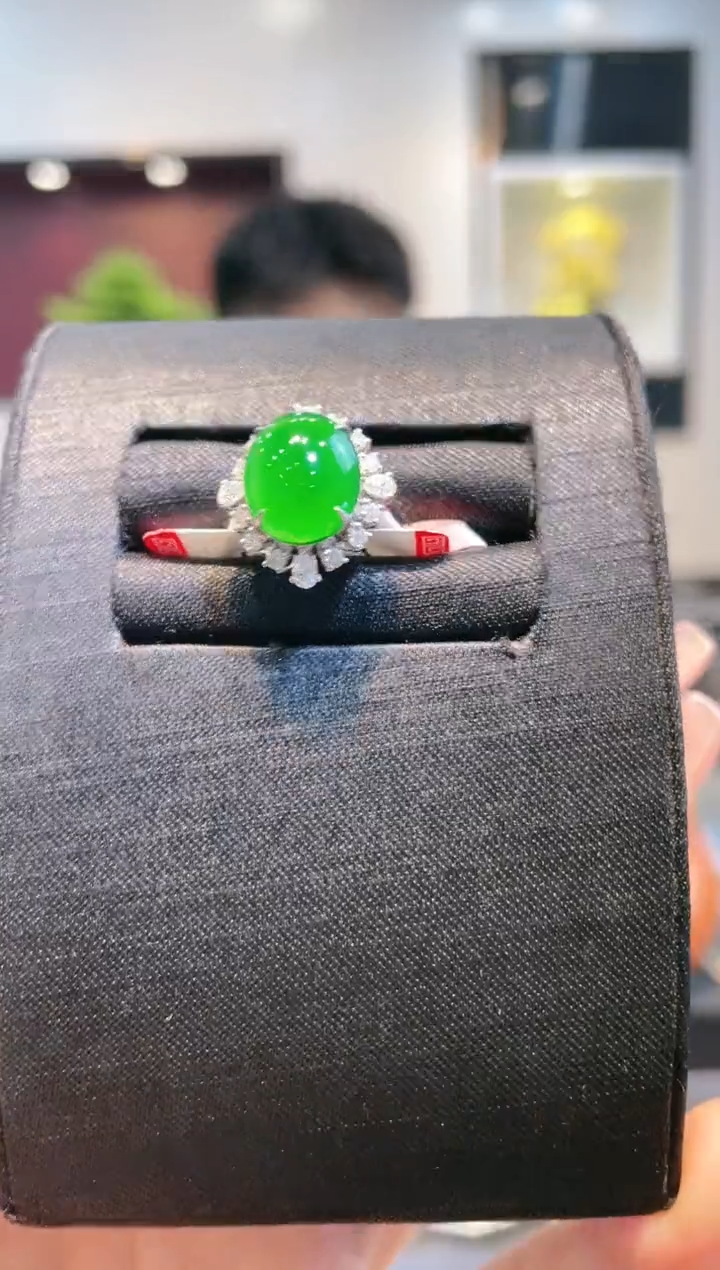 【闪购商品】翡翠颈饰18K金镶嵌A27天然A货翡翠戒指