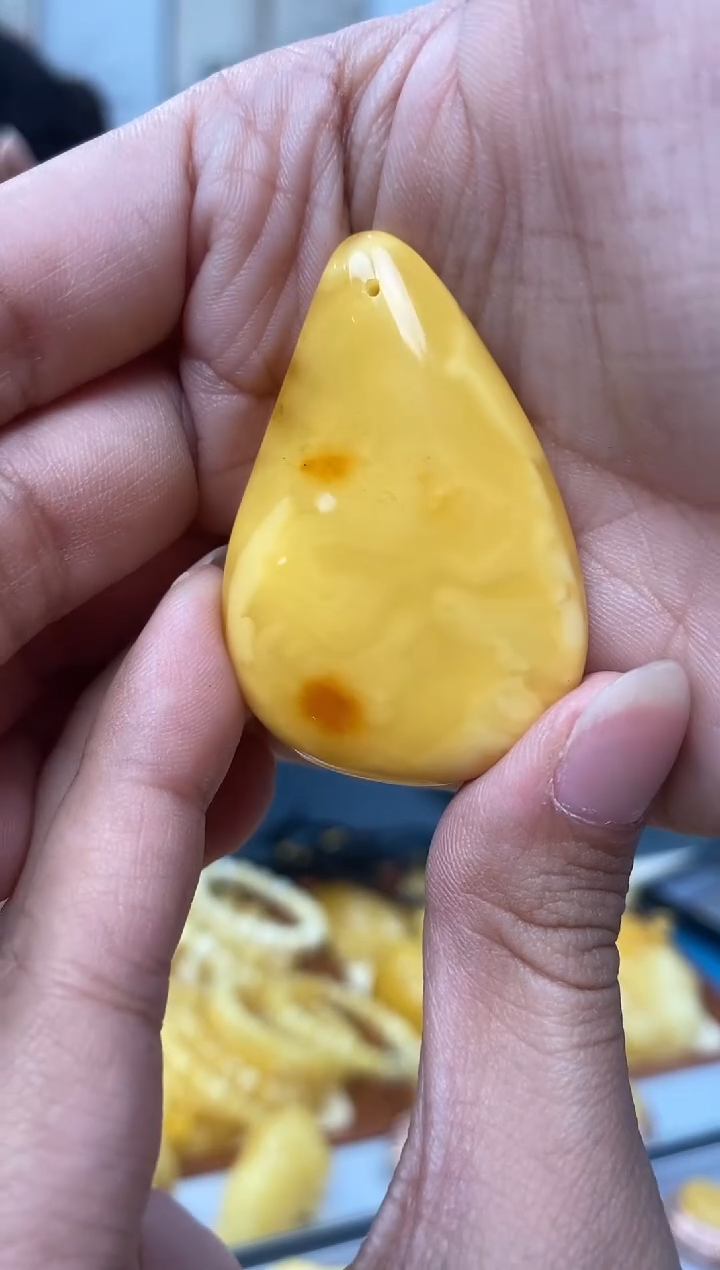 【闪购商品】琥珀裸石未镶嵌天然琥珀蜜蜡水滴