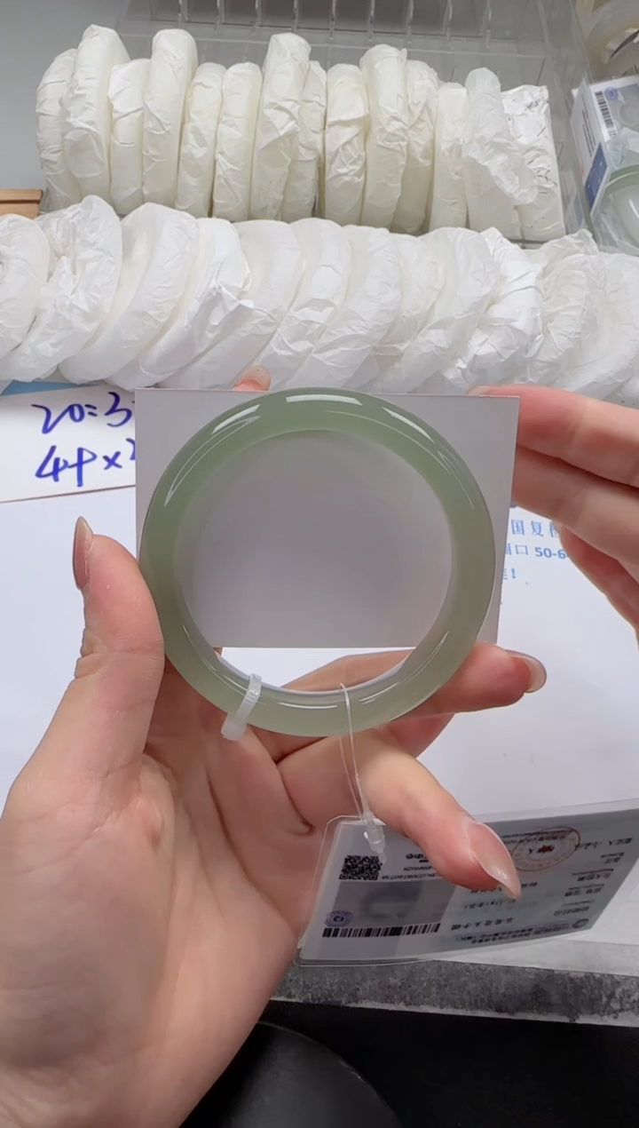 未镶嵌手镯石英质玉106-59