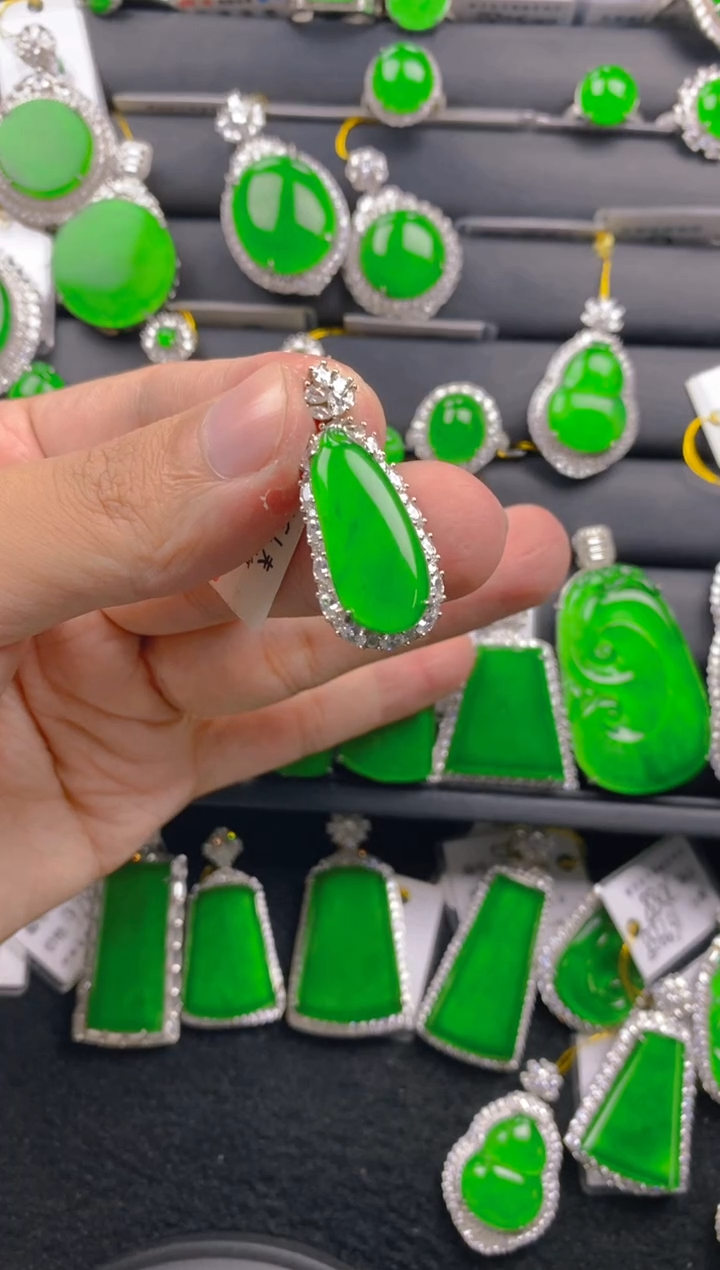 【闪购商品】翡翠颈饰银S925镶嵌11111111