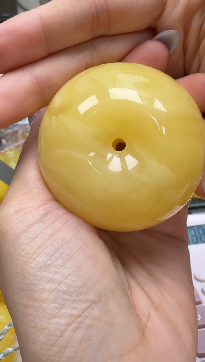 裸石琥珀未镶嵌如图