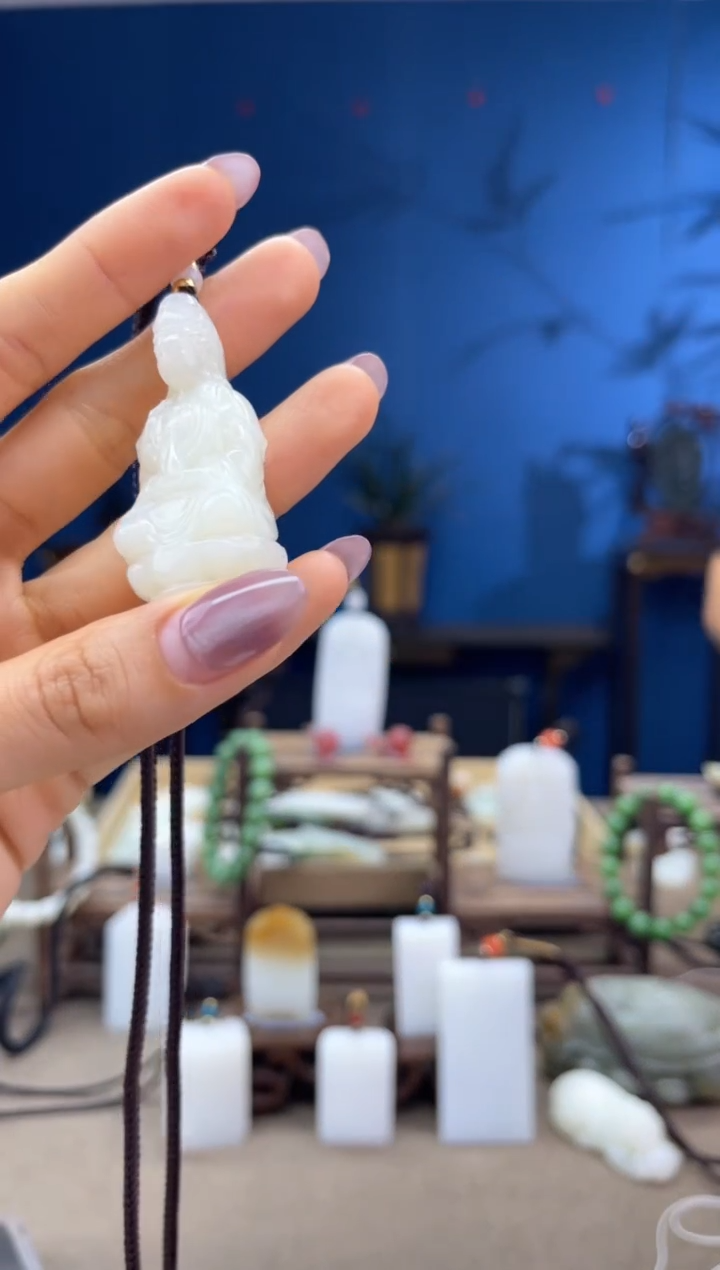 和田玉未镶嵌颈饰1