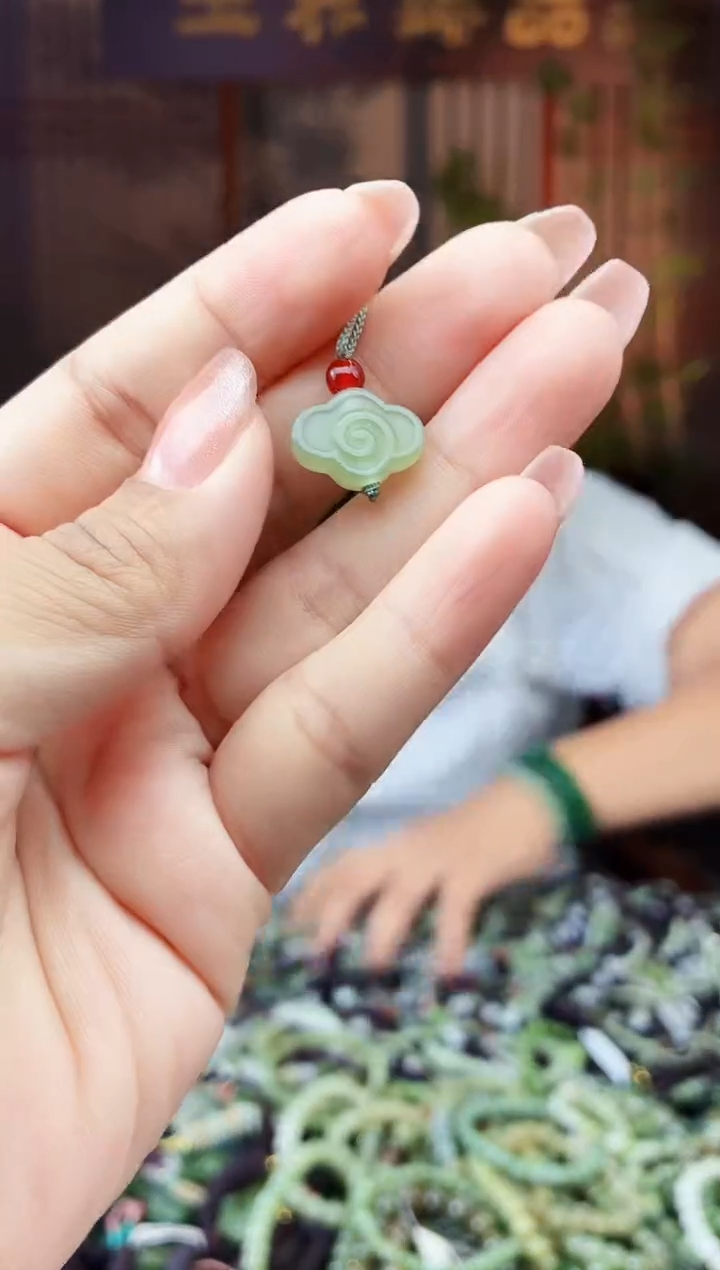 和田玉未镶嵌颈饰拍一发一