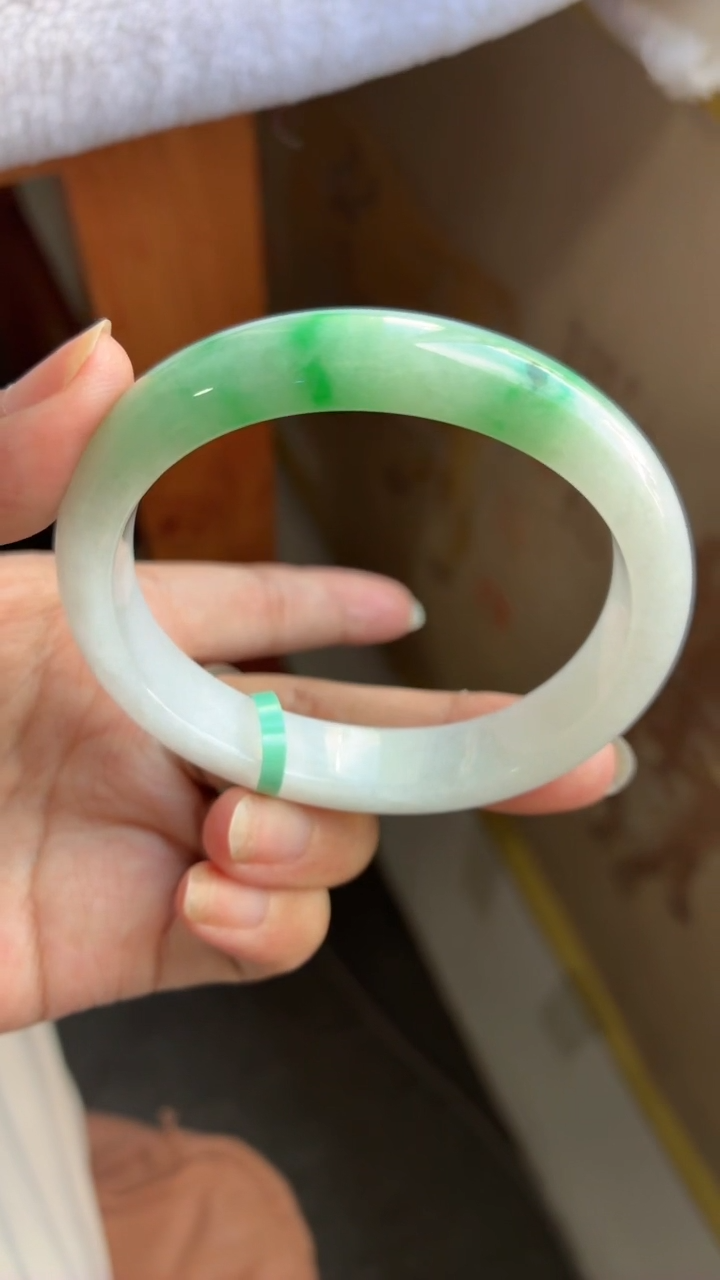 未镶嵌手镯翡翠（巨天漏）白底青阳春白雪贵妃5号