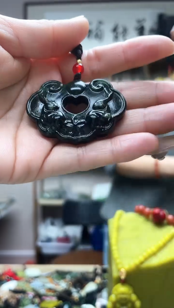 未镶嵌岫玉吊坠·