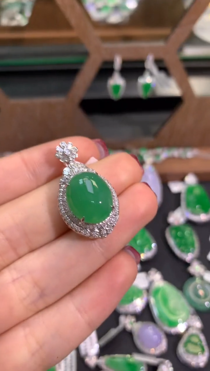 【闪购商品】翡翠吊坠(不含链)18K金镶嵌吊坠