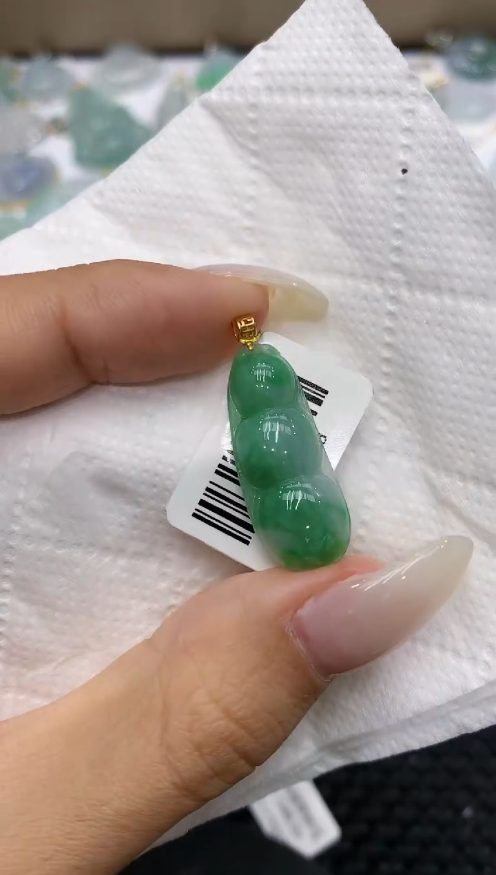 颈饰18K金镶嵌翡翠111111111111