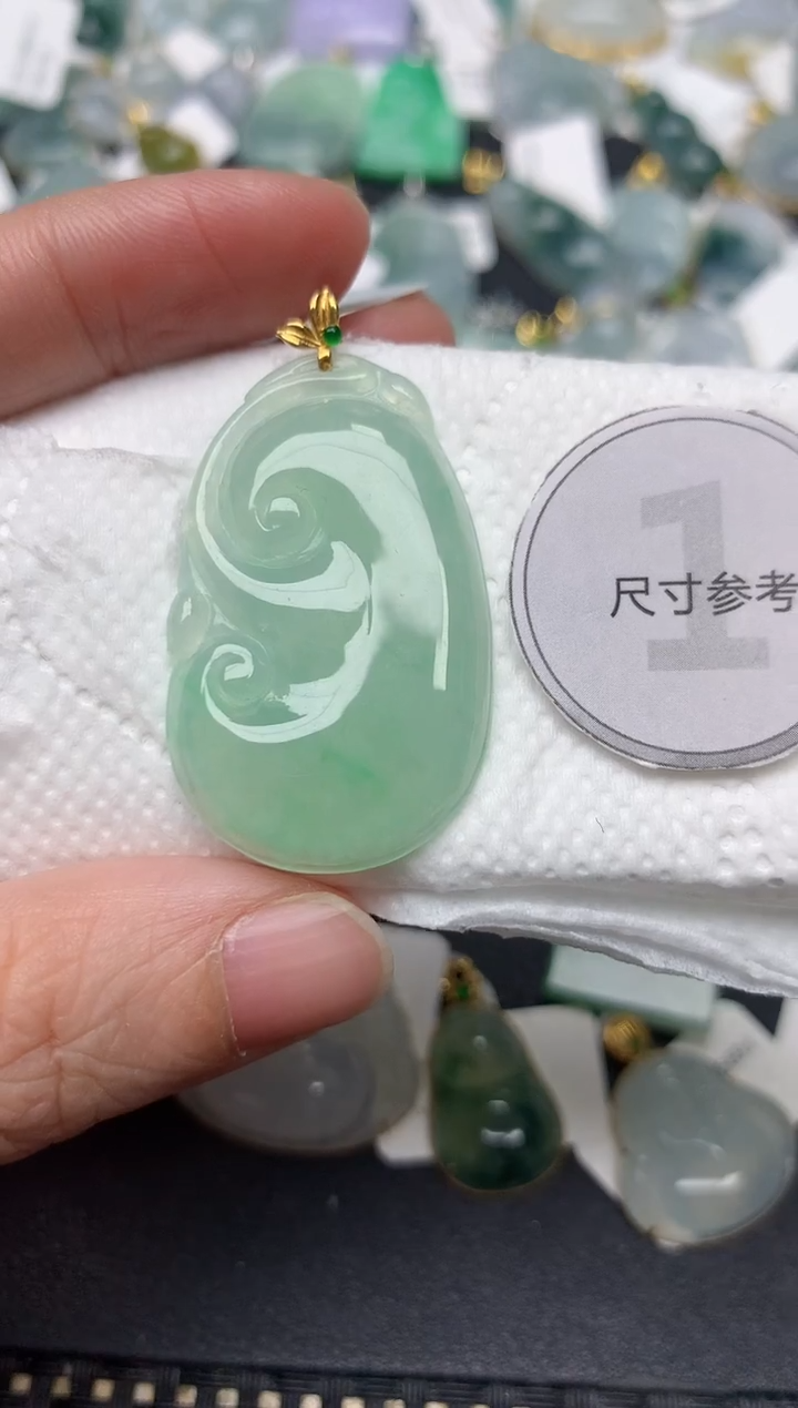 颈饰18K金镶嵌翡翠天然缅甸A货翡翠