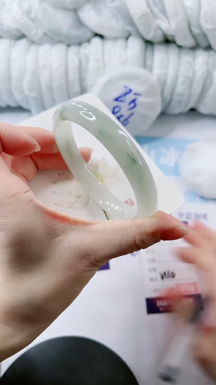 【闪购商品】石英质玉手镯未镶嵌多样性发货V110-63