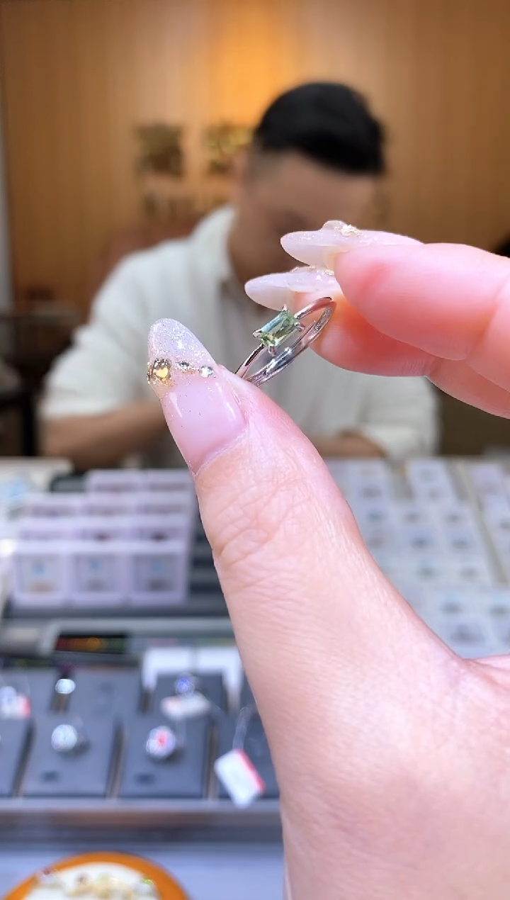 【闪购商品】蓝宝石戒指银S925镶嵌天然蓝宝石戒指