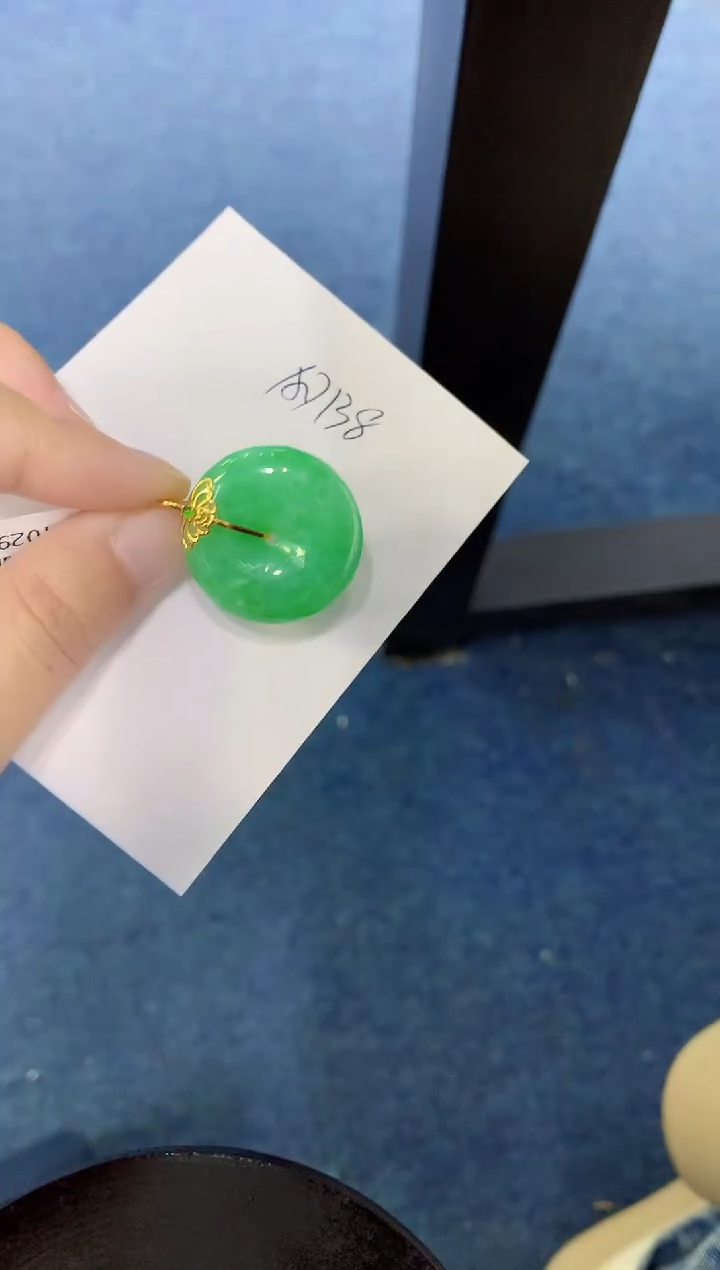 翡翠18K金镶嵌颈饰000000000