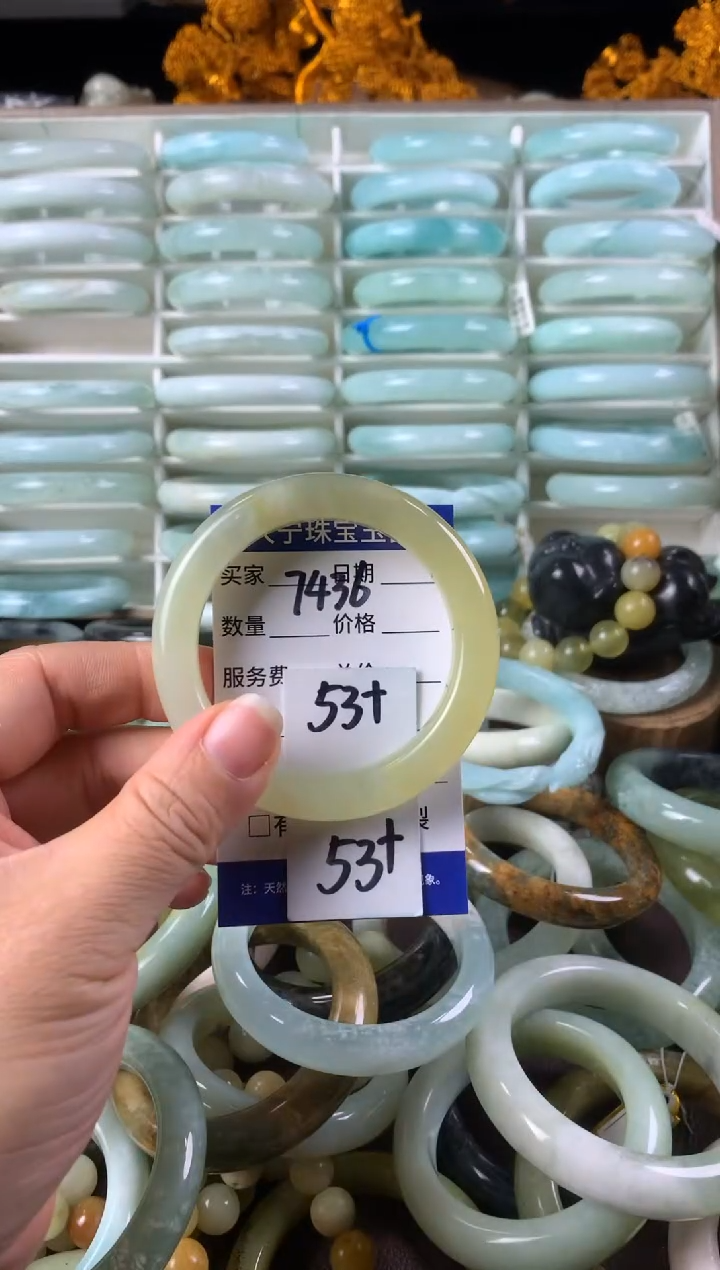 【闪购商品】蛇纹石玉手镯未镶嵌7436