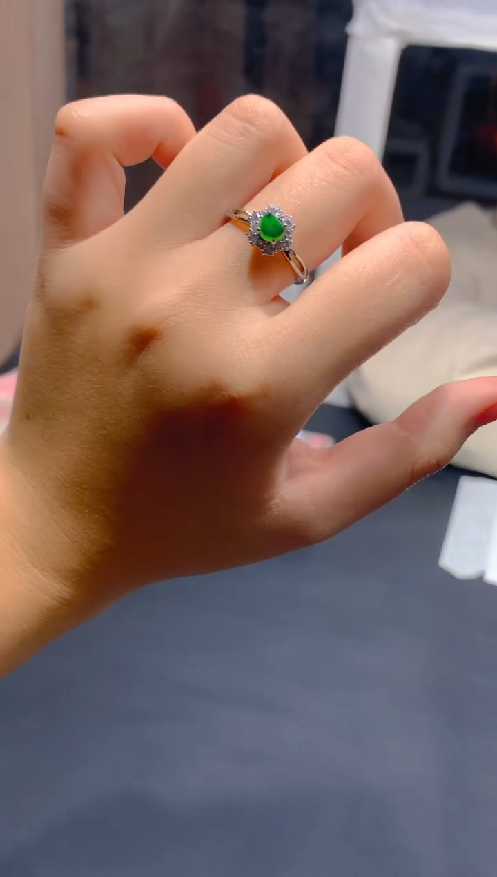 【闪购商品】定制翡翠未镶嵌84多样性发货(发其一）