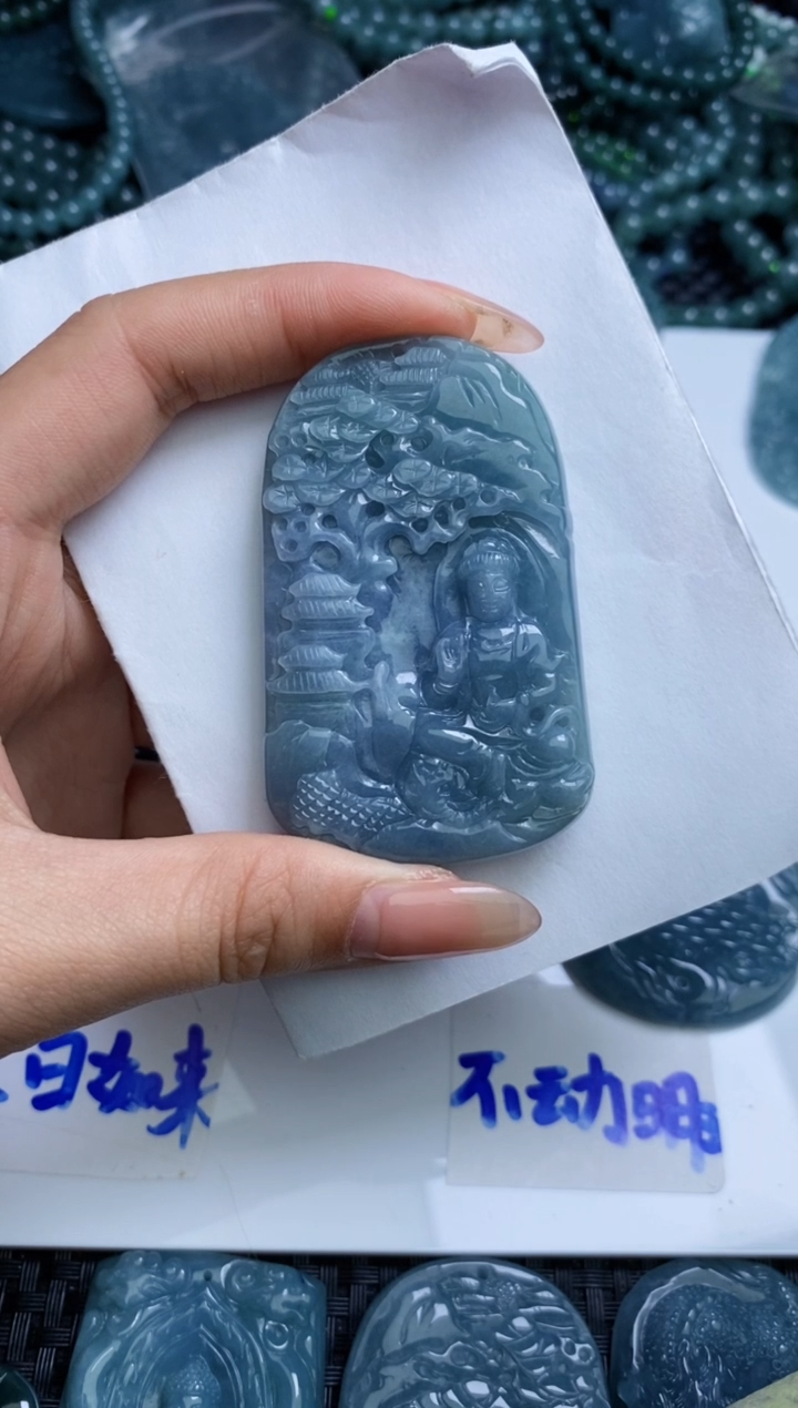 【闪购商品】翡翠颈饰未镶嵌         