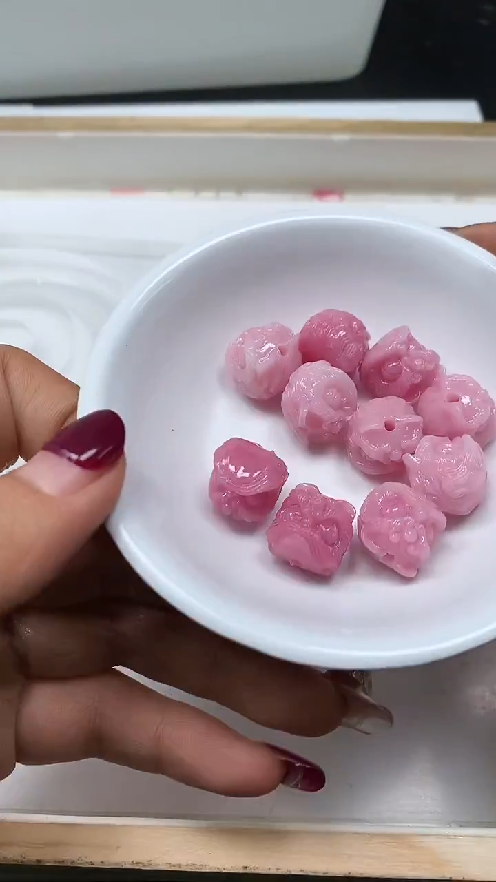 未镶嵌散珠拼合珍珠（马贝珠）E212 女 皇 贝醒狮头13*13mm3个5.8元