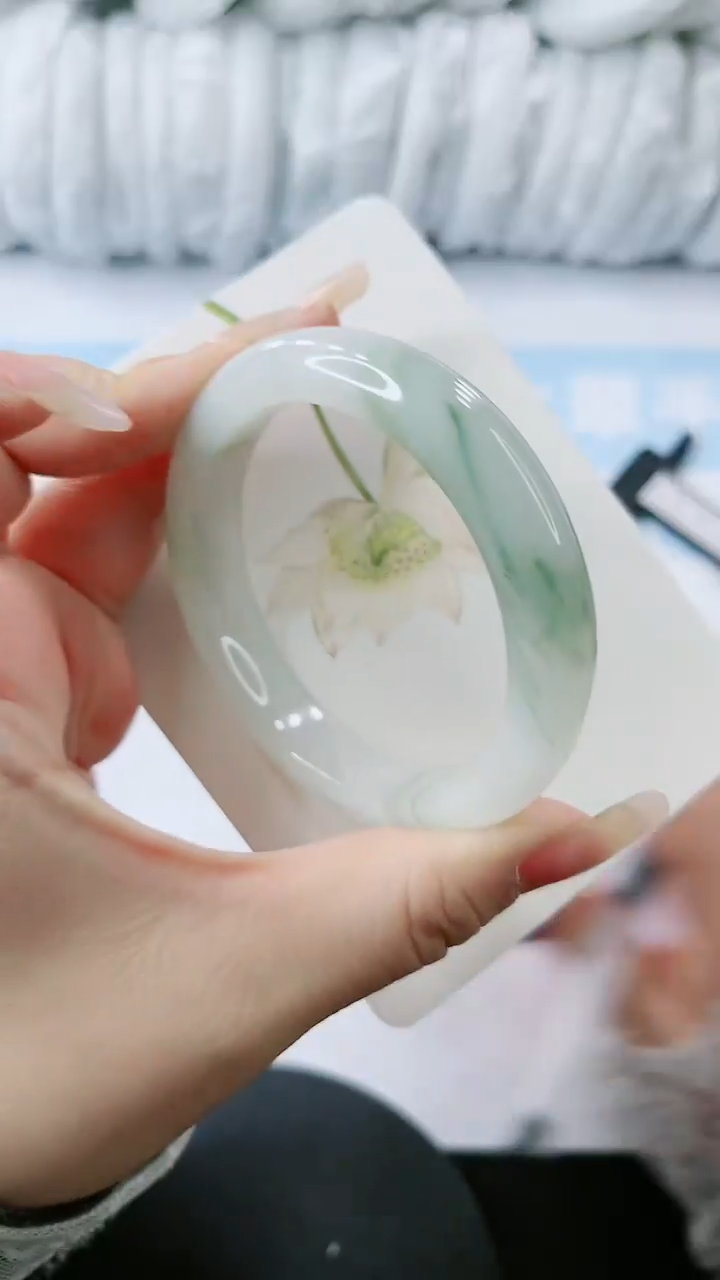 【闪购商品】石英质玉手镯未镶嵌 多样性发货V178