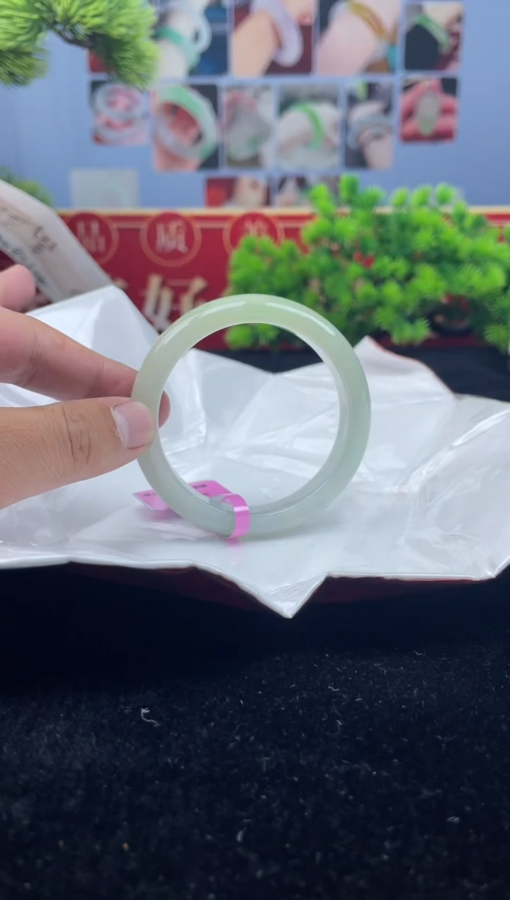 翡翠未镶嵌手镯手镯3