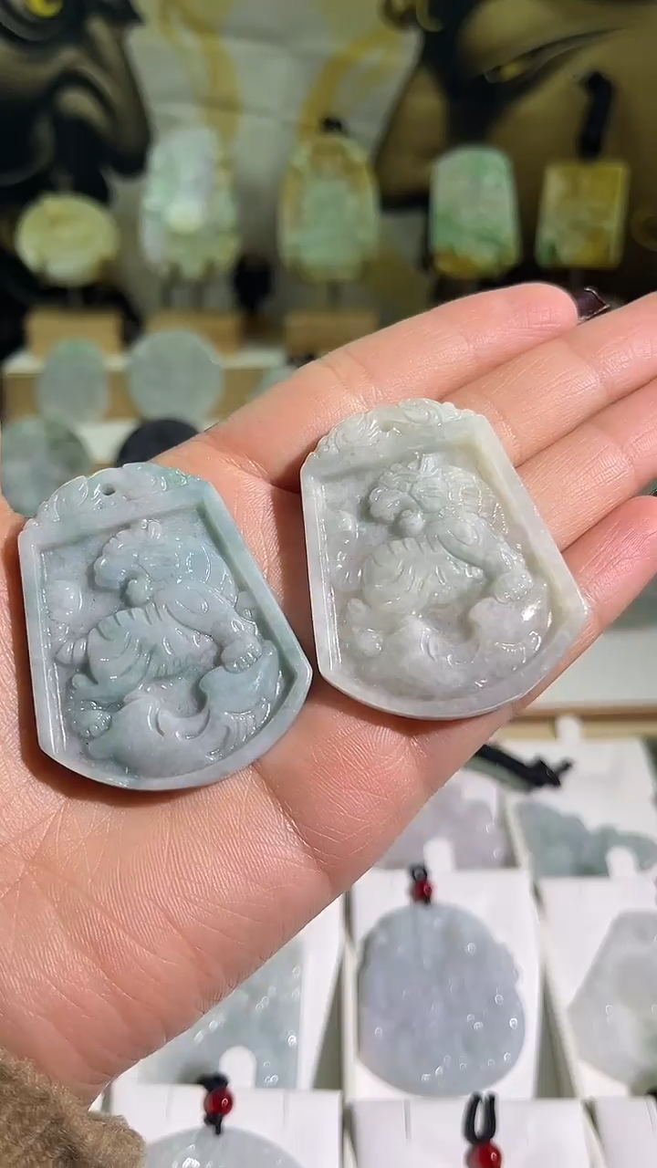 颈饰未镶嵌翡翠12/9   333