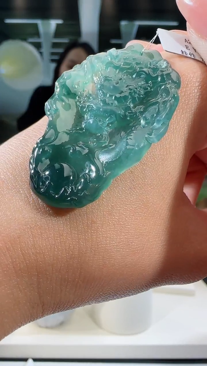 【闪购商品】翡翠吊坠(不含链)未镶嵌龙牌