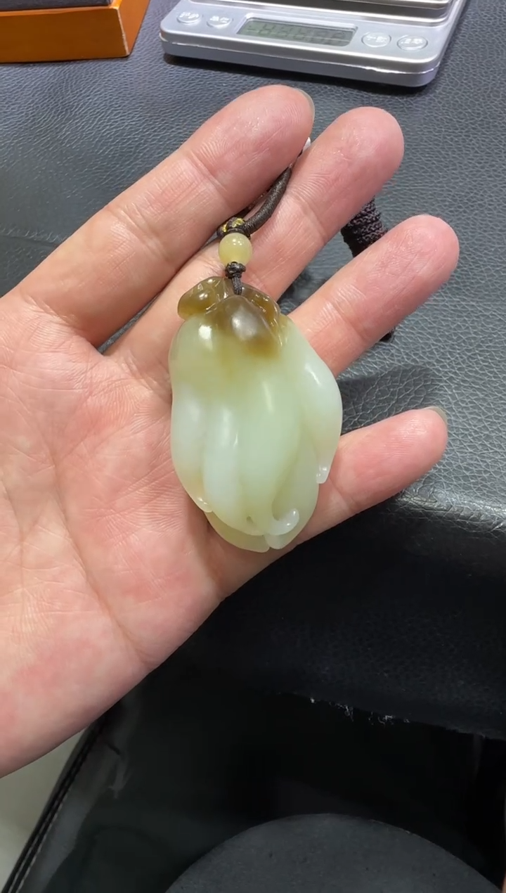 吊坠(赠链)未镶嵌和田玉搞*金山糖白挂件 （产地直发）