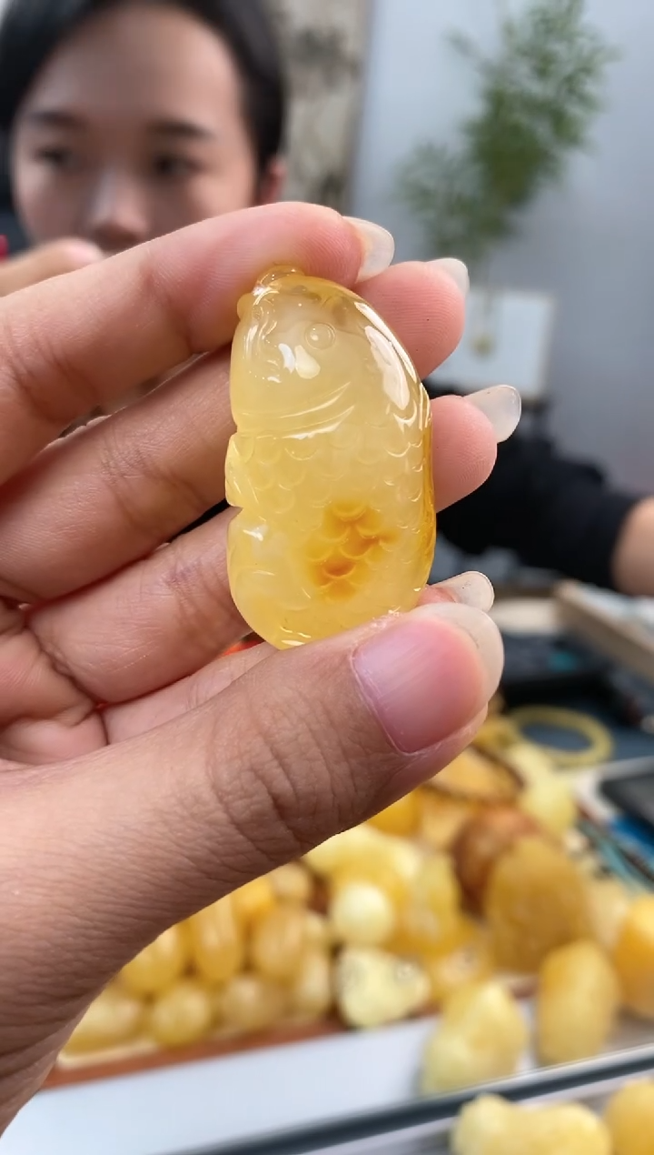 【闪购商品】蜜蜡裸石未镶嵌天然琥珀蜜蜡鱼鱼