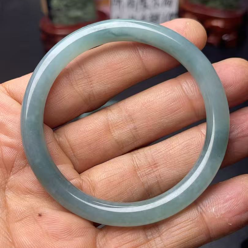 天然A货蓝水油绿翡翠手镯圆条叮当镯（危料）