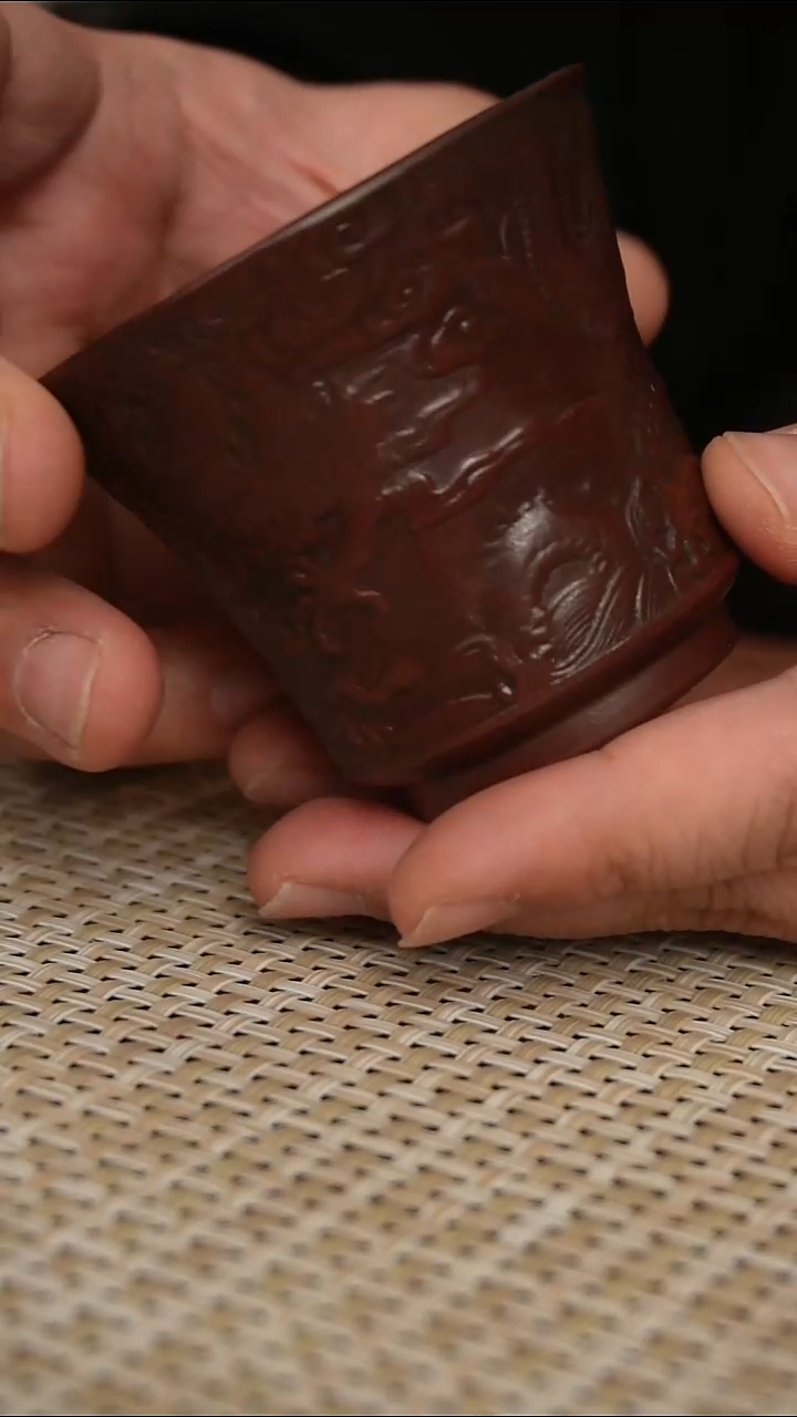 茶杯紫砂宜兴紫砂茶杯龙纹浮雕主人杯   