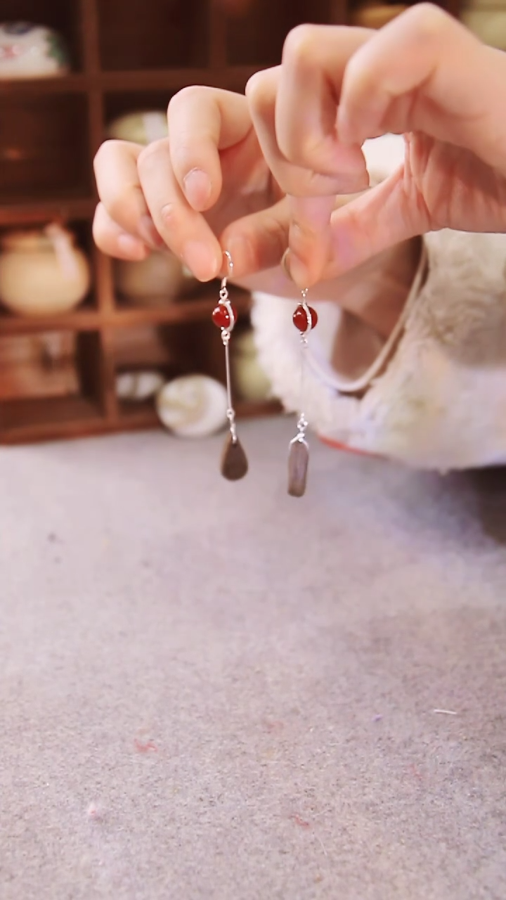 【闪购商品】清远香水滴香牌耳坠一对