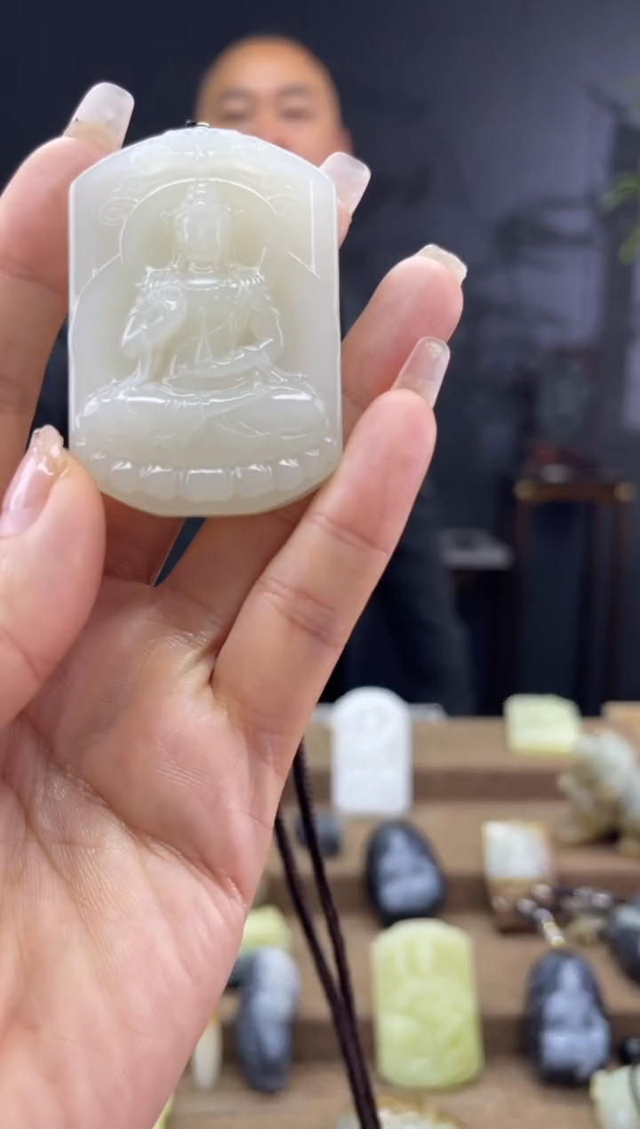 颈饰未镶嵌和田玉1