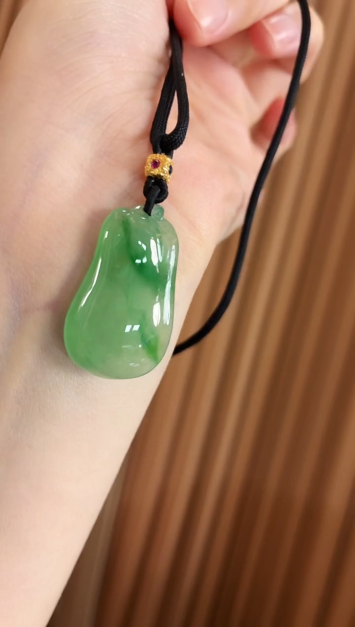 颈饰未镶嵌翡翠吊坠