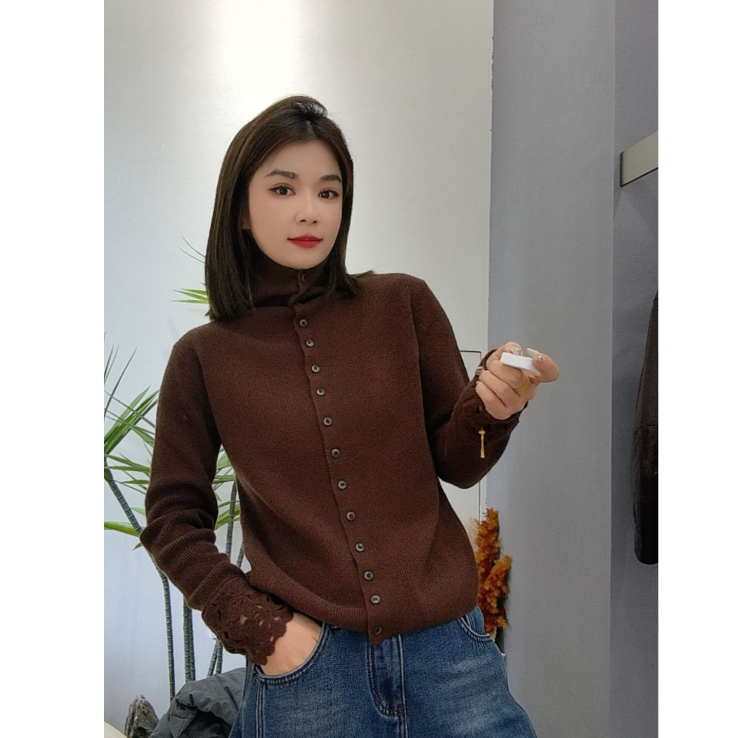 大胡子25年新款单排扣设计高领常规纯色袖口设计款羊毛衫955