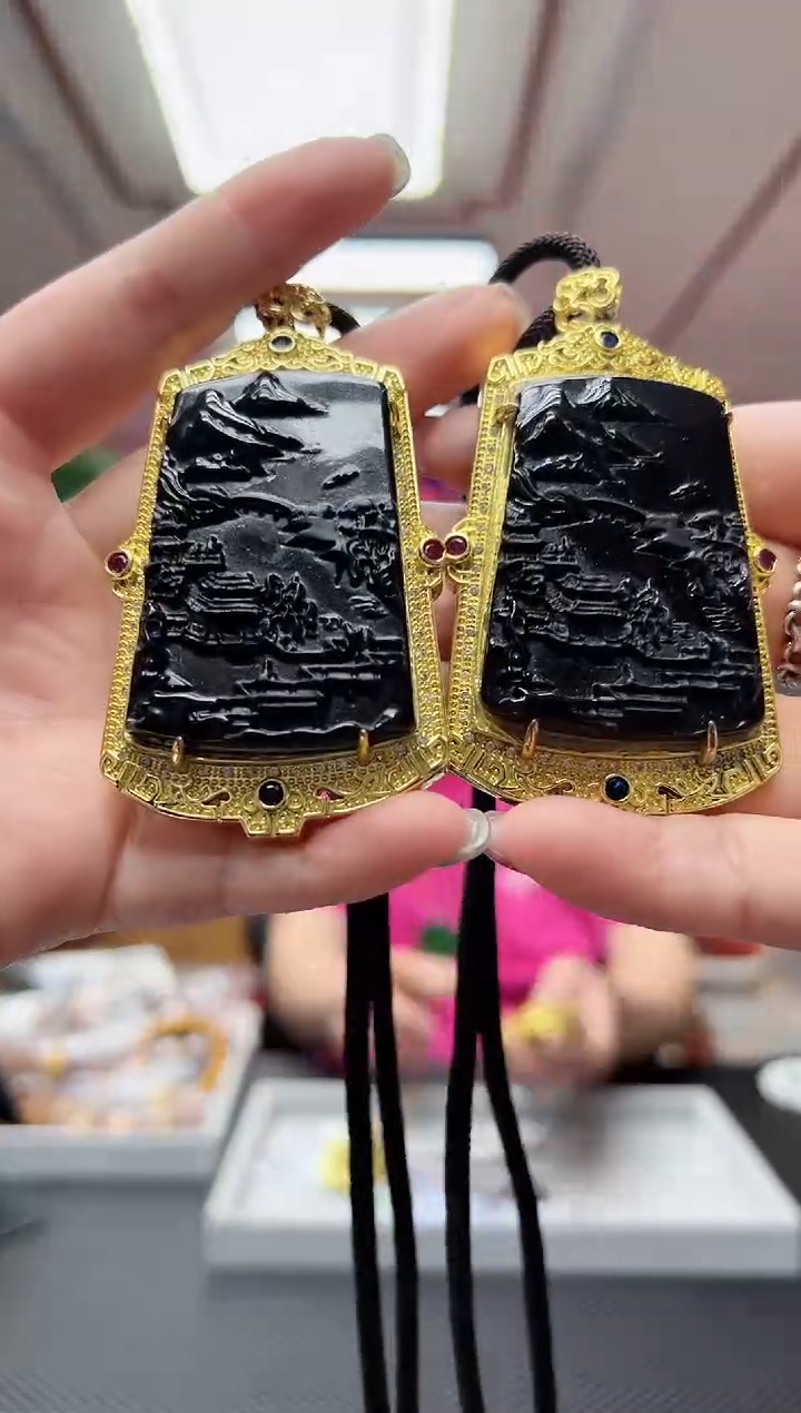 【闪购商品】翡翠挂件未镶嵌山水/多样性发货其中发一