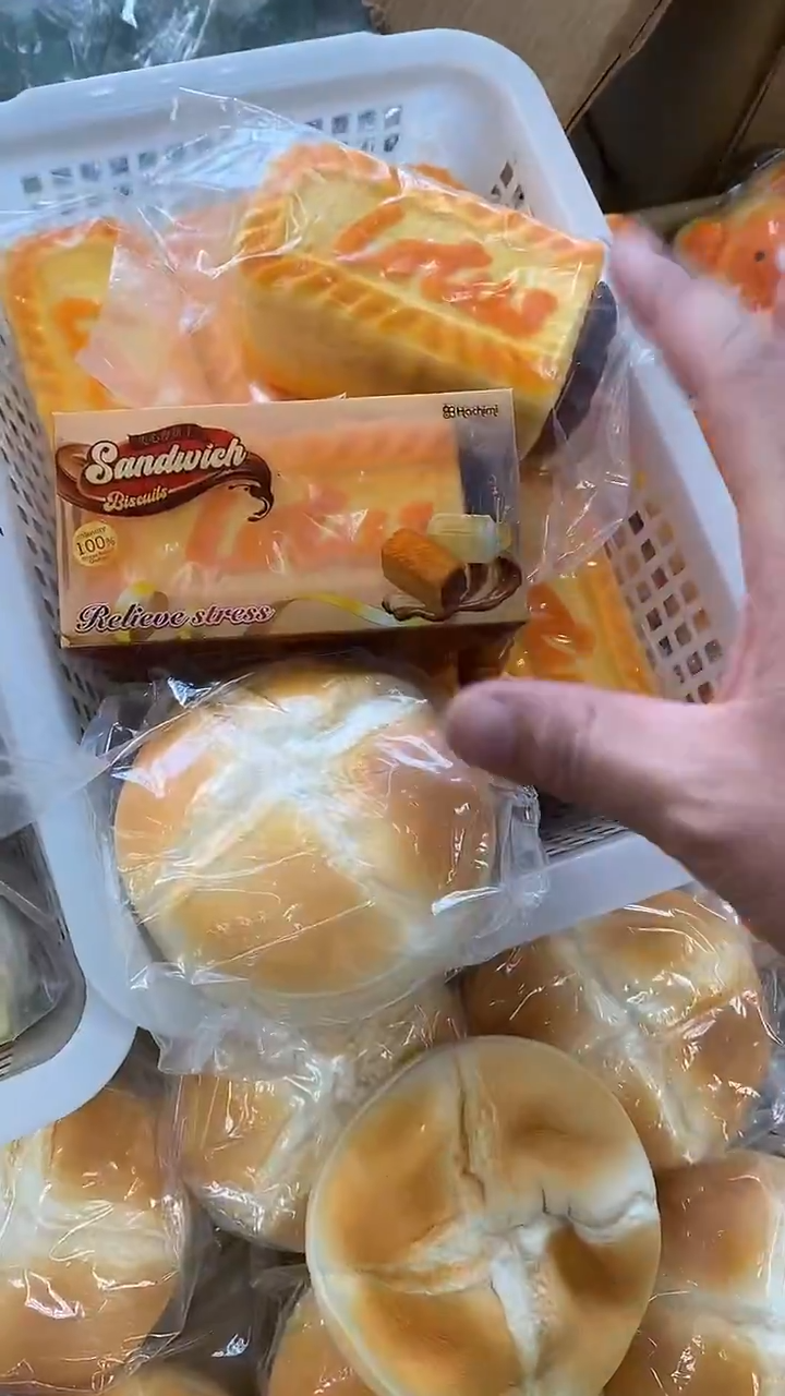 烤焦哈吉米流心大饼干+十字包，默认微瑕