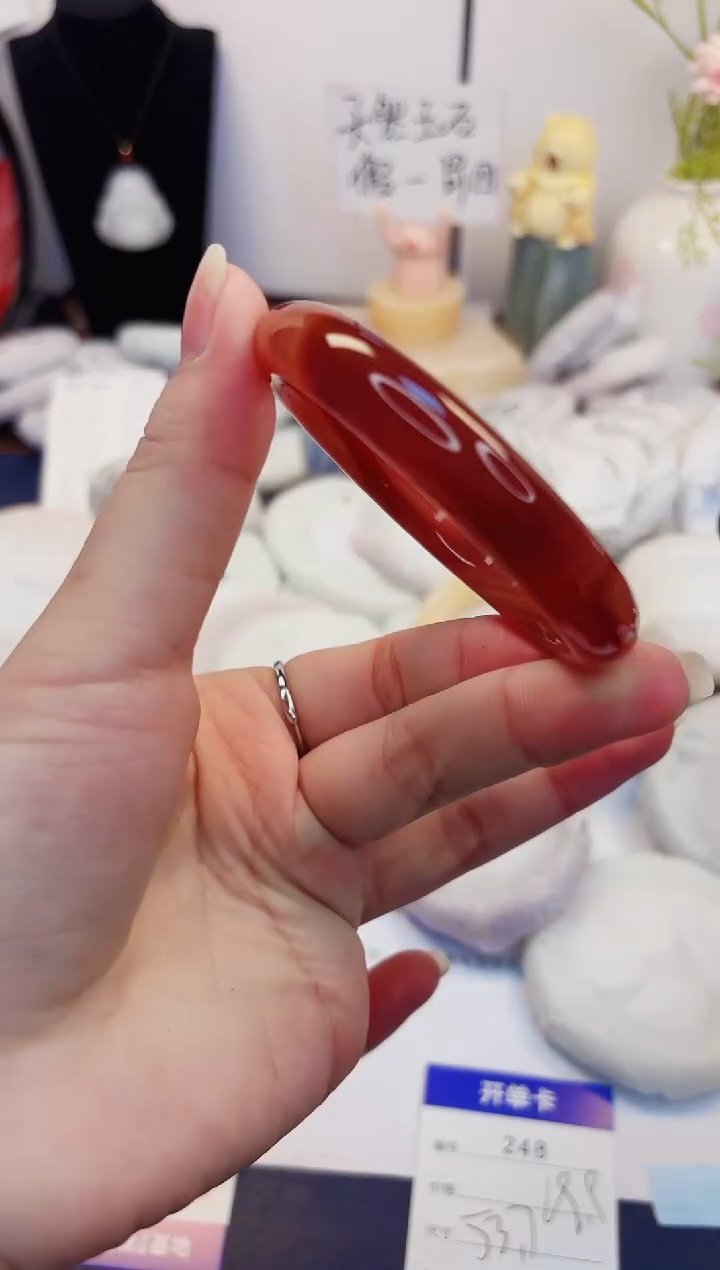 【闪购商品】石英质玉手镯未镶嵌248-玛瑙-圈口53