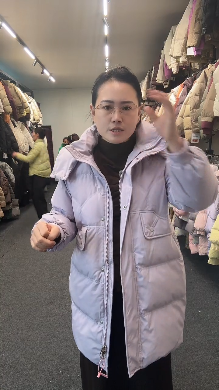 艾雨衣尚一秒闪购羽绒服